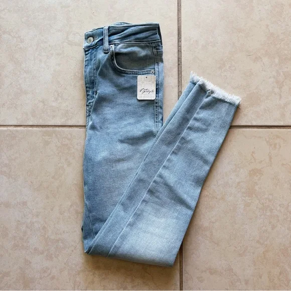 NWT Free People High Rise Light Wash (Havana Blue) - Picture 1 of 11